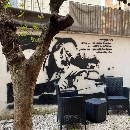 Hemingway At Vatican 아파트 *